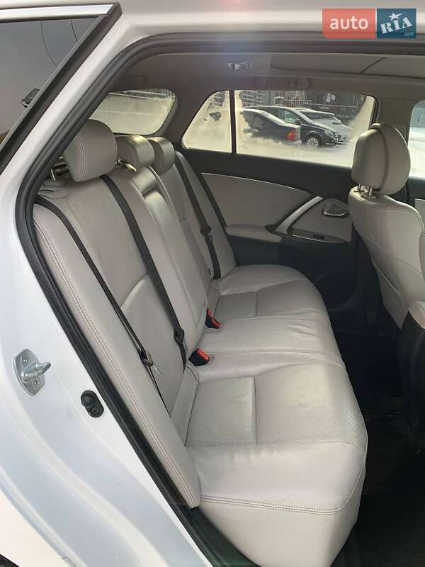 Універсал Toyota Avensis 2012 в Тернополі