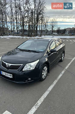 Универсал Toyota Avensis 2011 в Гатном