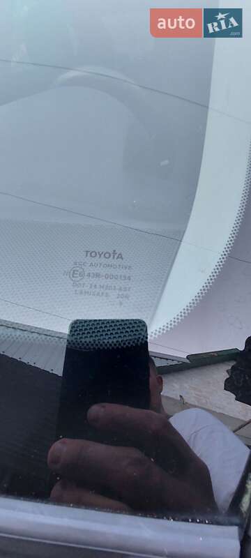 Седан Toyota Avensis 2008 в Днепре