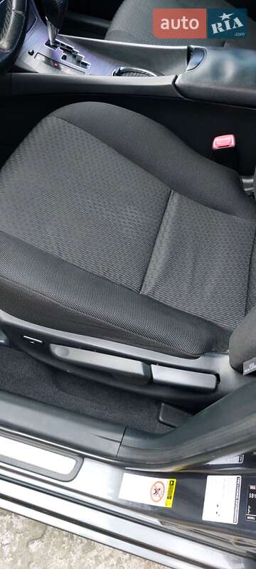 Седан Toyota Avensis 2008 в Днепре