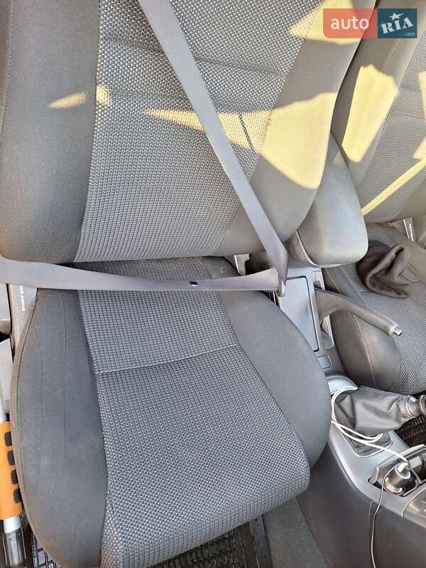 Лифтбек Toyota Avensis 2008 в Киеве