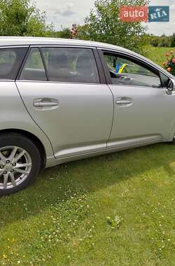 Универсал Toyota Avensis 2011 в Луцке