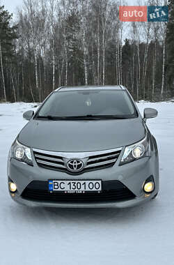 Toyota Avensis 2012