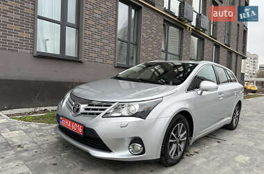 Toyota Avensis 2012