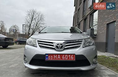 Универсал Toyota Avensis 2012 в Львове