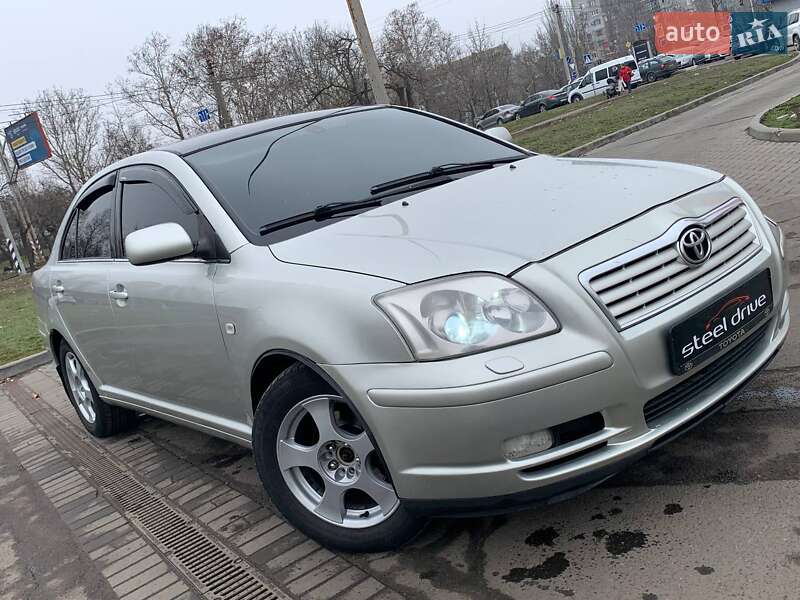 Седан Toyota Avensis 2005 в Николаеве