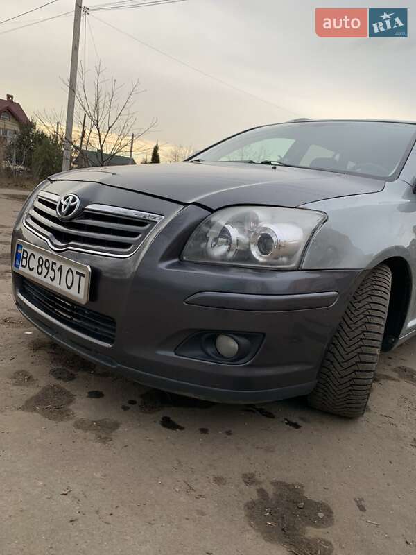 Універсал Toyota Avensis 2007 в Жовкві
