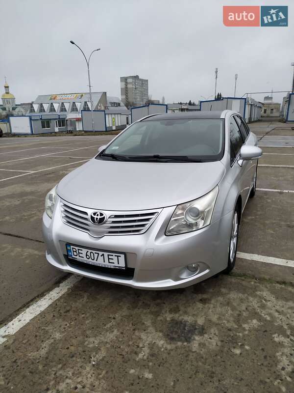 Універсал Toyota Avensis 2011 в Южноукраїнську