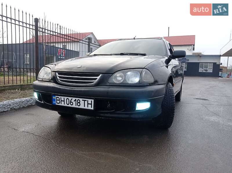 Универсал Toyota Avensis 1998 в 