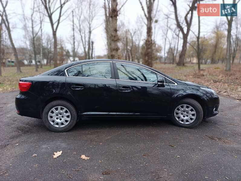 Седан Toyota Avensis 2014 в Каменке