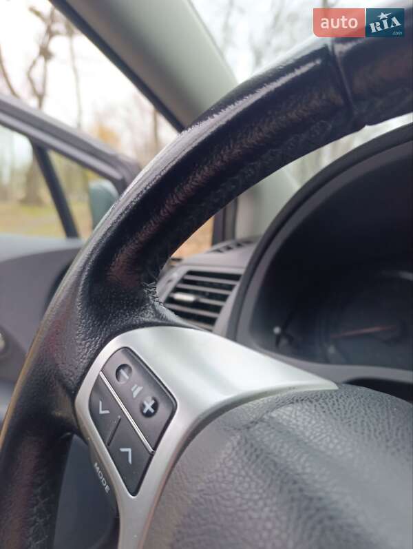 Седан Toyota Avensis 2014 в Каменке