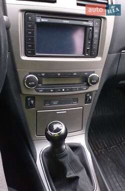 Универсал Toyota Avensis 2011 в 
