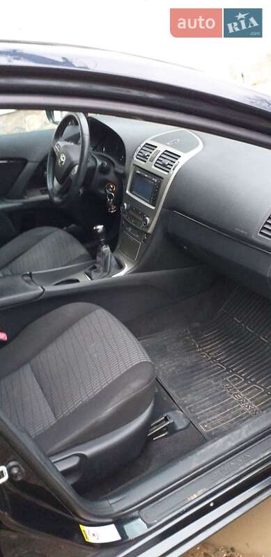 Универсал Toyota Avensis 2011 в Львове