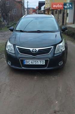 Toyota Avensis 2011