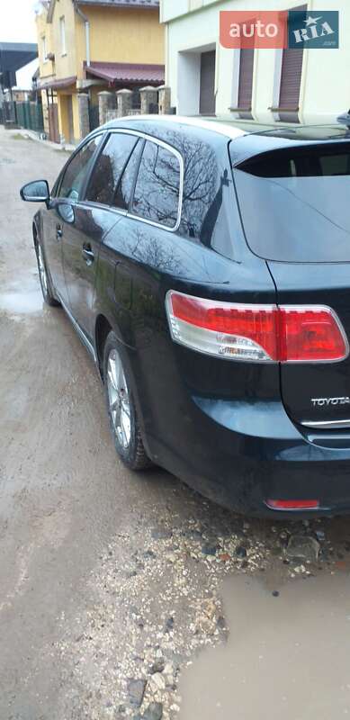 Универсал Toyota Avensis 2011 в Львове