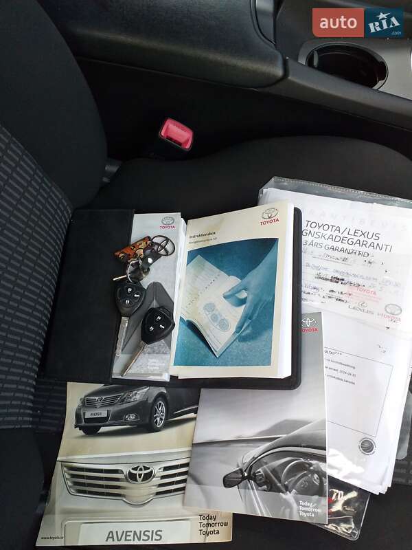 Универсал Toyota Avensis 2011 в Львове