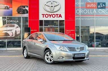 Седан Toyota Avensis 2011 в Ивано-Франковске