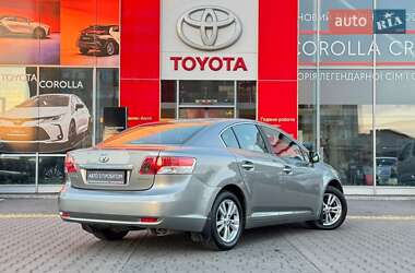 Седан Toyota Avensis 2011 в Ивано-Франковске