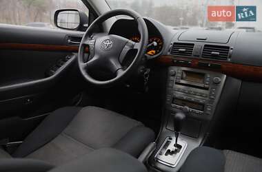 Седан Toyota Avensis 2006 в Харкові