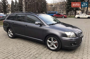 Універсал Toyota Avensis 2007 в Чернівцях