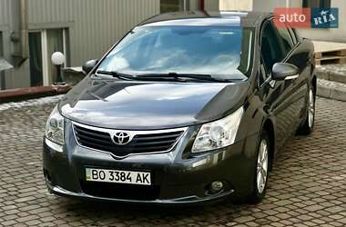 Седан Toyota Avensis 2011 в Тернополе