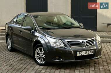 Седан Toyota Avensis 2011 в Тернополе