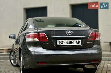 Седан Toyota Avensis 2011 в Тернополе