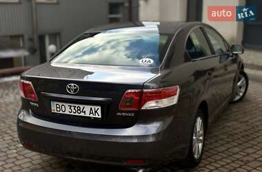 Седан Toyota Avensis 2011 в Тернополе