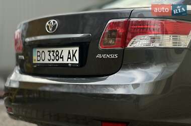 Седан Toyota Avensis 2011 в Тернополе