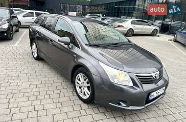 Універсал Toyota Avensis 2010 в Львові