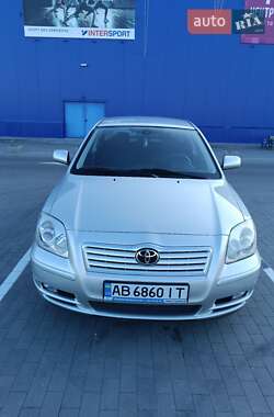 Ліфтбек Toyota Avensis 2004 в Вінниці