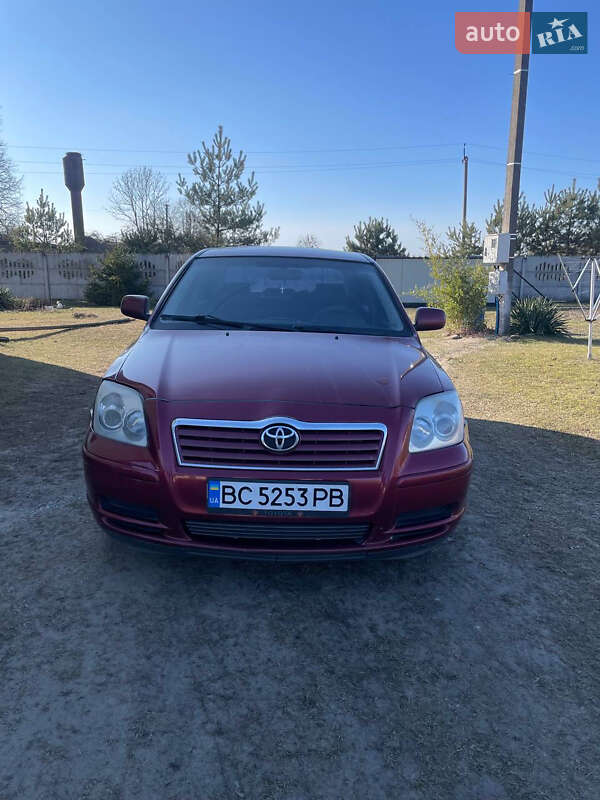 Седан Toyota Avensis 2004 в 