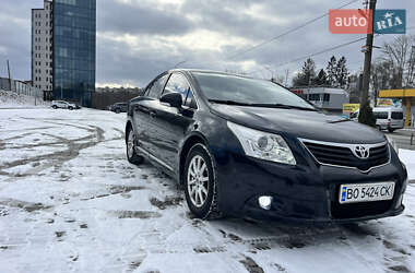 Седан Toyota Avensis 2010 в Тернополе