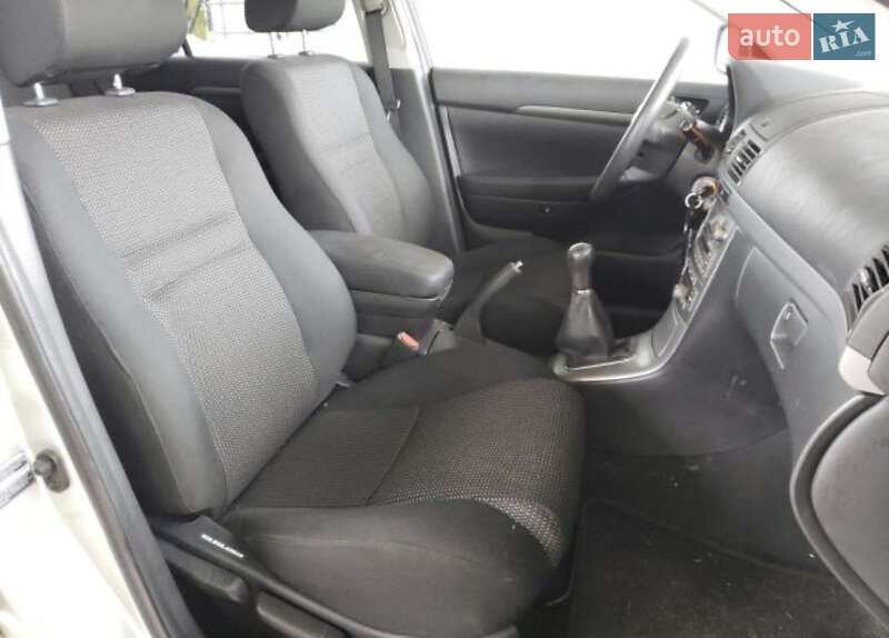 Універсал Toyota Avensis 2006 в Кам'янці-Бузькій