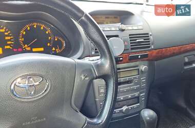 Седан Toyota Avensis 2004 в Стрые