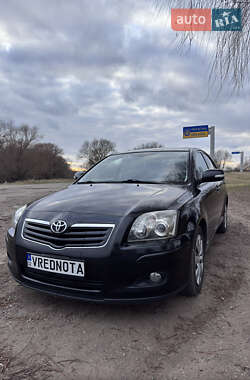 Седан Toyota Avensis 2007 в Ямполе