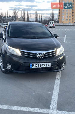 Седан Toyota Avensis 2013 в Каменец-Подольском