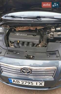 Универсал Toyota Avensis 2004 в 