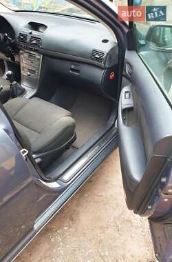 Универсал Toyota Avensis 2004 в 