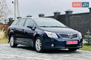 Універсал Toyota Avensis 2010 в Луцьку