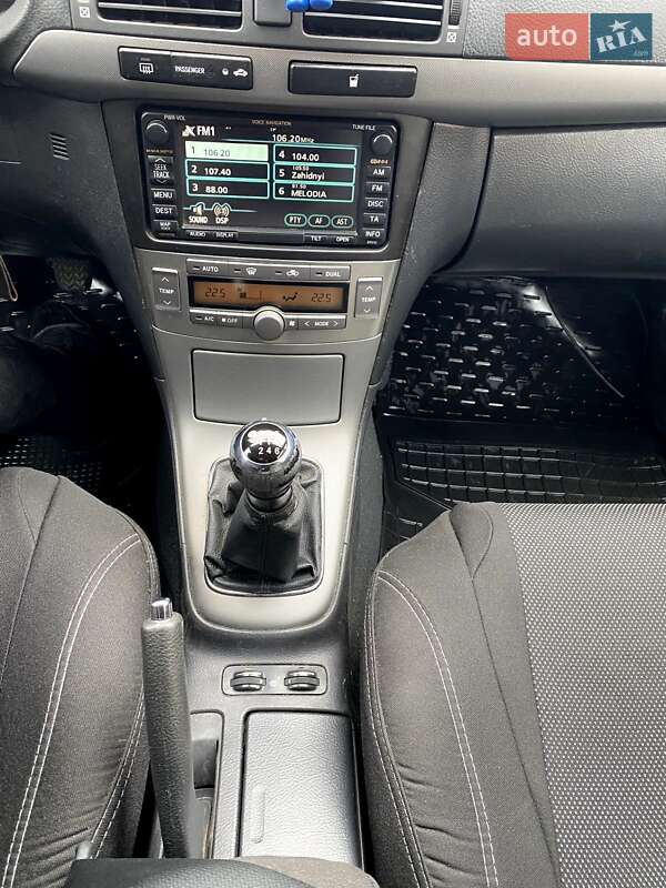 Універсал Toyota Avensis 2007 в Калуші