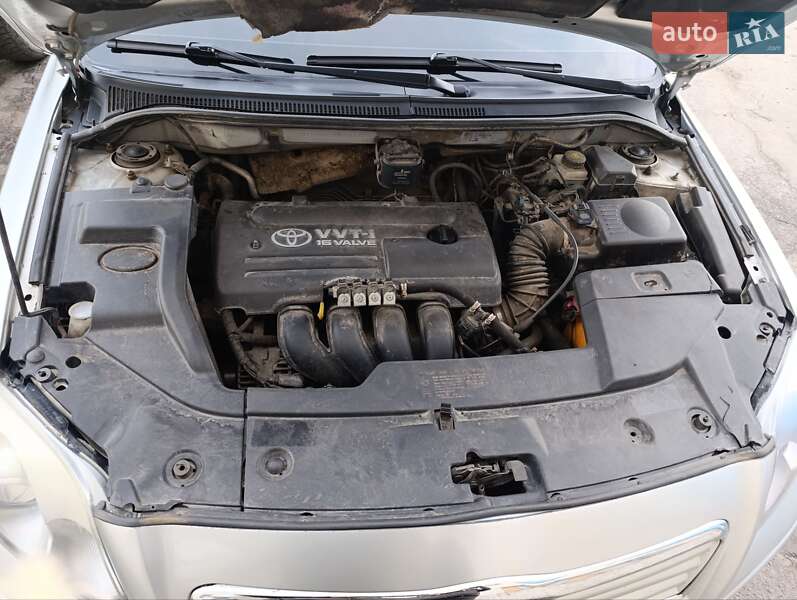 Универсал Toyota Avensis 2003 в Кременчуге