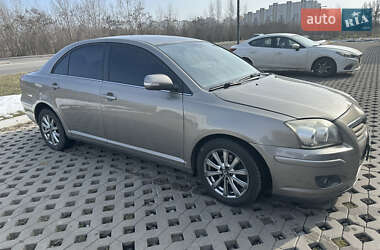 Седан Toyota Avensis 2006 в Киеве