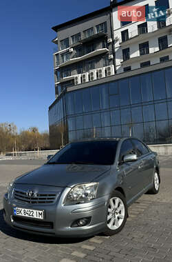 Седан Toyota Avensis 2008 в Рівному