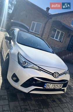 Универсал Toyota Avensis 2015 в Золочеве