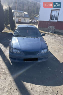 Седан Toyota Avensis 1999 в Косове