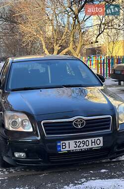 Седан Toyota Avensis 2004 в Полтаві