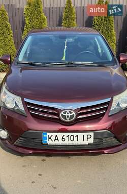 Седан Toyota Avensis 2012 в Киеве