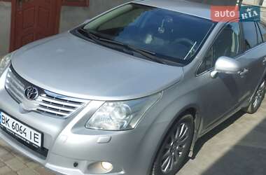 Універсал Toyota Avensis 2008 в Рівному