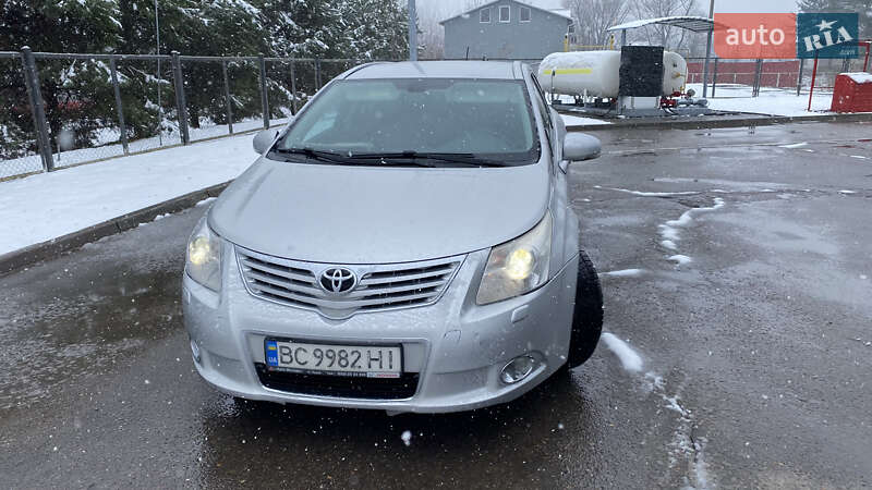 Универсал Toyota Avensis 2010 в Самборе